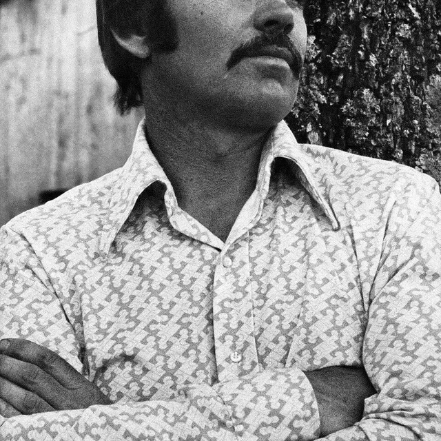 Fotoğraf: From dust jacket: "Photograph of Cormac McCarthy by David Styles" · Kamu malı